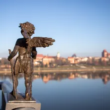 Anielski strażnik ruchu i zdrowia na moście, 19.12.2025