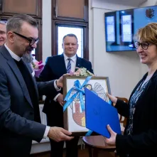 Wręczenie podziękowań Justynie Kardasz i Krzysztofowi Kołowskiemu