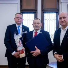 Wręczenie podziękowań Justynie Kardasz i Krzysztofowi Kołowskiemu