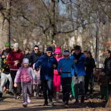 Międzypokoleniowy bieg w Parku Glazja