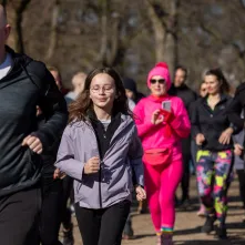 Międzypokoleniowy bieg w Parku Glazja