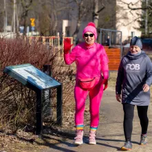 Międzypokoleniowy bieg w Parku Glazja