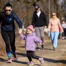 Międzypokoleniowy bieg w Parku Glazja