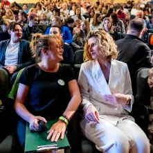 „Piękna i Bestia” w wykonaniu Teatru „Czy TAK, czy NIE?”