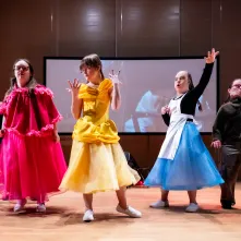 „Piękna i Bestia” w wykonaniu Teatru „Czy TAK, czy NIE?”