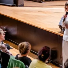 „Piękna i Bestia” w wykonaniu Teatru „Czy TAK, czy NIE?”