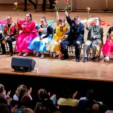 „Piękna i Bestia” w wykonaniu Teatru „Czy TAK, czy NIE?”