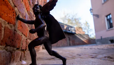 Nowy aniołek przy Krzywej Wieży, 2.03.2026