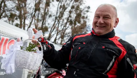 Święconka w kasku – wielkanocna tradycja na dwóch kołach