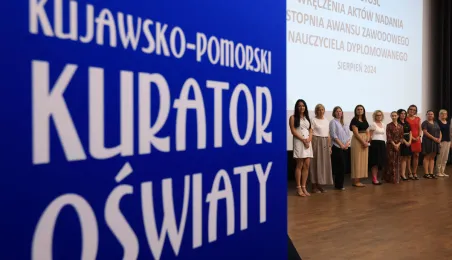 Nauczyciele dyplomowani odebrali akty nadania stopnia awansu