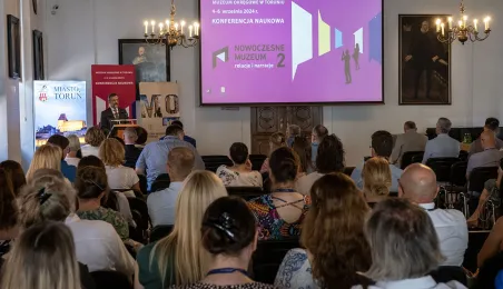 Uczestnicy konferencji w Sali Mieszczańskiej Ratusza Staromiejskiego