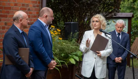 Dyrektor Monika Krauze i marszałek Piotr Całbecki