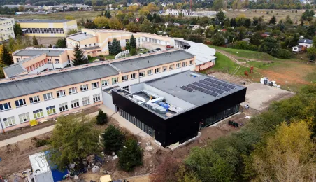 Basen rehabilitacyjny przy Zespole Szkół nr 19 na ukończeniu