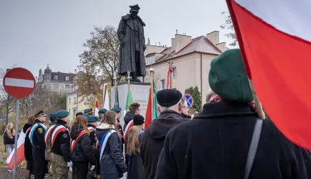106. rocznica odzyskania niepodległości - złożenie kwiatów i msza św.