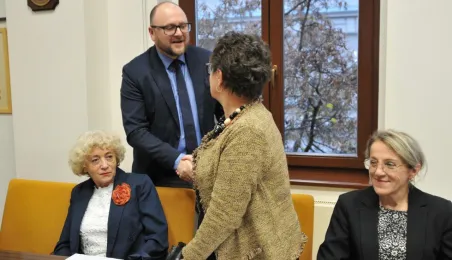Rada Seniorów 2024-2029 na pierwszym posiedzeniu - prezydent Torunia Paweł Gulewski