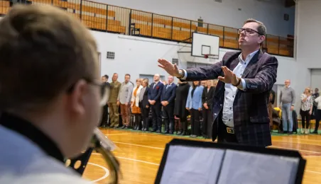 Otwarcie strzelnicy pneumatycznej w Zespole Szkół Samochodowych