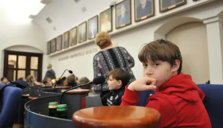 Pod galerią portretów Honorowych Obywateli Torunia