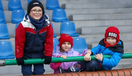 Inauguracja rundy wiosennej III ligi piłki nożnej - ZKS Elana 1968 vs. Flota Świnoujście