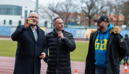 Inauguracja rundy wiosennej III ligi piłki nożnej - ZKS Elana 1968 vs. Flota Świnoujście
