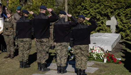 Urodzinowe kwiaty dla gen. Zawackiej, 19.03.2025 r.