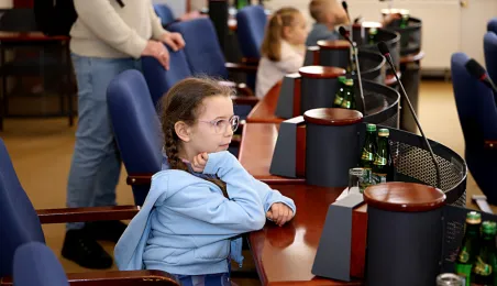 Uczniowie SP 12 w Urzędzie Miasta Torunia, 12.03.2025 r.