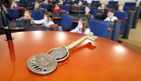Uczniowie SP 12 w Urzędzie Miasta Torunia, 12.03.2025 r.