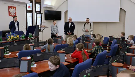 Uczniowie SP 12 w Urzędzie Miasta Torunia, 12.03.2025 r.
