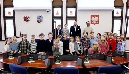 Uczniowie SP 12 w Urzędzie Miasta Torunia, 12.03.2025 r.