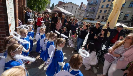 Odsłonięcie rzeźby anioła, 6.05.2025 r. 
