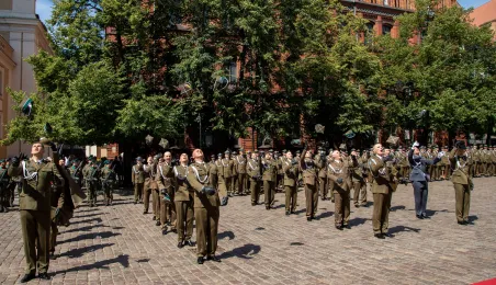 Promocja oficerska na Rynku Staromiejskim