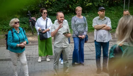 Odsłonięcie tablicy na Kępie Bazarowej
