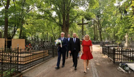 120. rocznica urodzin prof. Wilhelminy Iwanowskiej - złożenie kwiatów