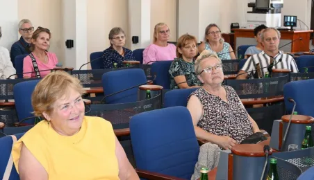 „60+ z PTTK” z wizytą w Urzędzie Miasta Torunia