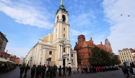 Uroczysta inauguracja roku akademickiego 2025/2026 - złożenie kwiatów