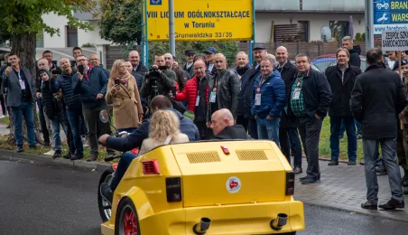 70 lat toruńskiej "Samochodówki", parada