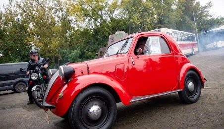 70 lat toruńskiej "Samochodówki", parada