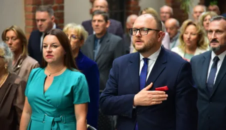 80-lecie Zespołu Szkół Inżynierii Środowiska w Toruniu, wręczenie Medalu "Za Zasługi dla Miasta Torunia"