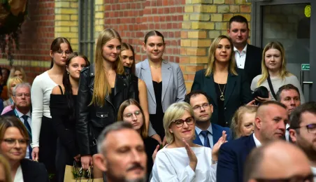 80-lecie Zespołu Szkół Inżynierii Środowiska w Toruniu, wręczenie Medalu "Za Zasługi dla Miasta Torunia"