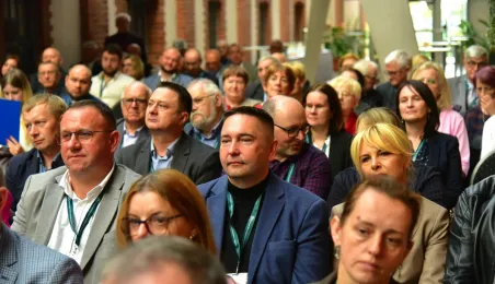 80-lecie Zespołu Szkół Inżynierii Środowiska w Toruniu, wręczenie Medalu "Za Zasługi dla Miasta Torunia"