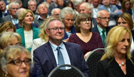 80-lecie Zespołu Szkół Inżynierii Środowiska w Toruniu, wręczenie Medalu "Za Zasługi dla Miasta Torunia"
