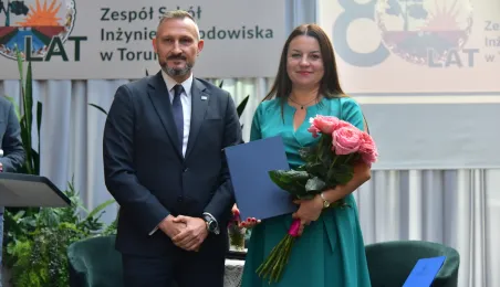 80-lecie Zespołu Szkół Inżynierii Środowiska w Toruniu, wręczenie Medalu "Za Zasługi dla Miasta Torunia"