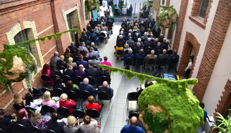 80-lecie Zespołu Szkół Inżynierii Środowiska w Toruniu, wręczenie Medalu "Za Zasługi dla Miasta Torunia"