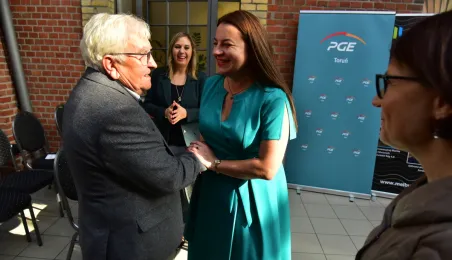 80-lecie Zespołu Szkół Inżynierii Środowiska w Toruniu, wręczenie Medalu "Za Zasługi dla Miasta Torunia"