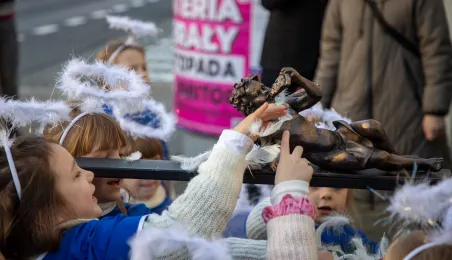 Anioł przy Domu Pizzy i Tapas 