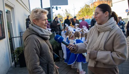 Anioł przy Domu Pizzy i Tapas 