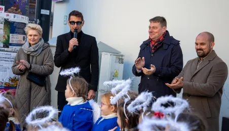 Anioł przy Domu Pizzy i Tapas 