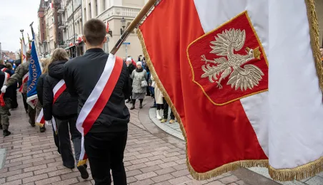 Uroczystości na Rynku Staromiejskim z okazji 107. rocznicy odzyskania niepodległości