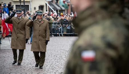 Uroczystości na Rynku Staromiejskim z okazji 107. rocznicy odzyskania niepodległości