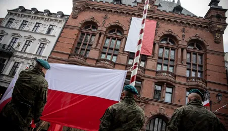 Uroczystości na Rynku Staromiejskim z okazji 107. rocznicy odzyskania niepodległości