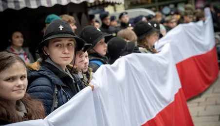 Uroczystości na Rynku Staromiejskim z okazji 107. rocznicy odzyskania niepodległości